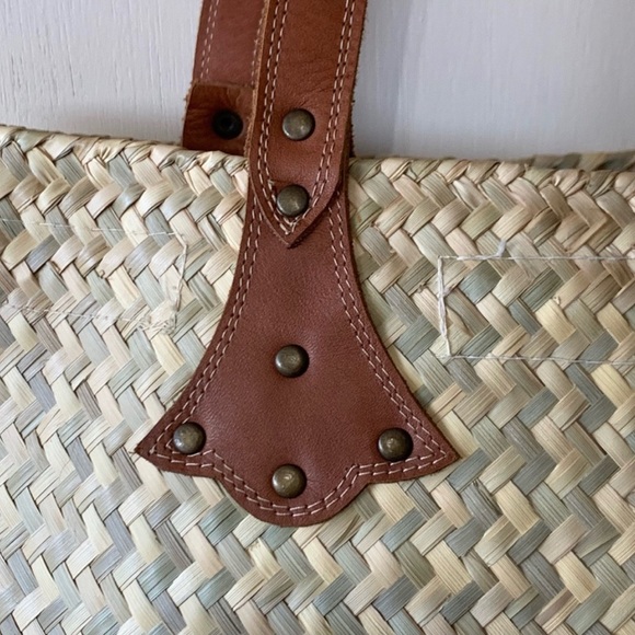 Large Natural Material Woven Tote with Leather Handles - Picture 13 of 14